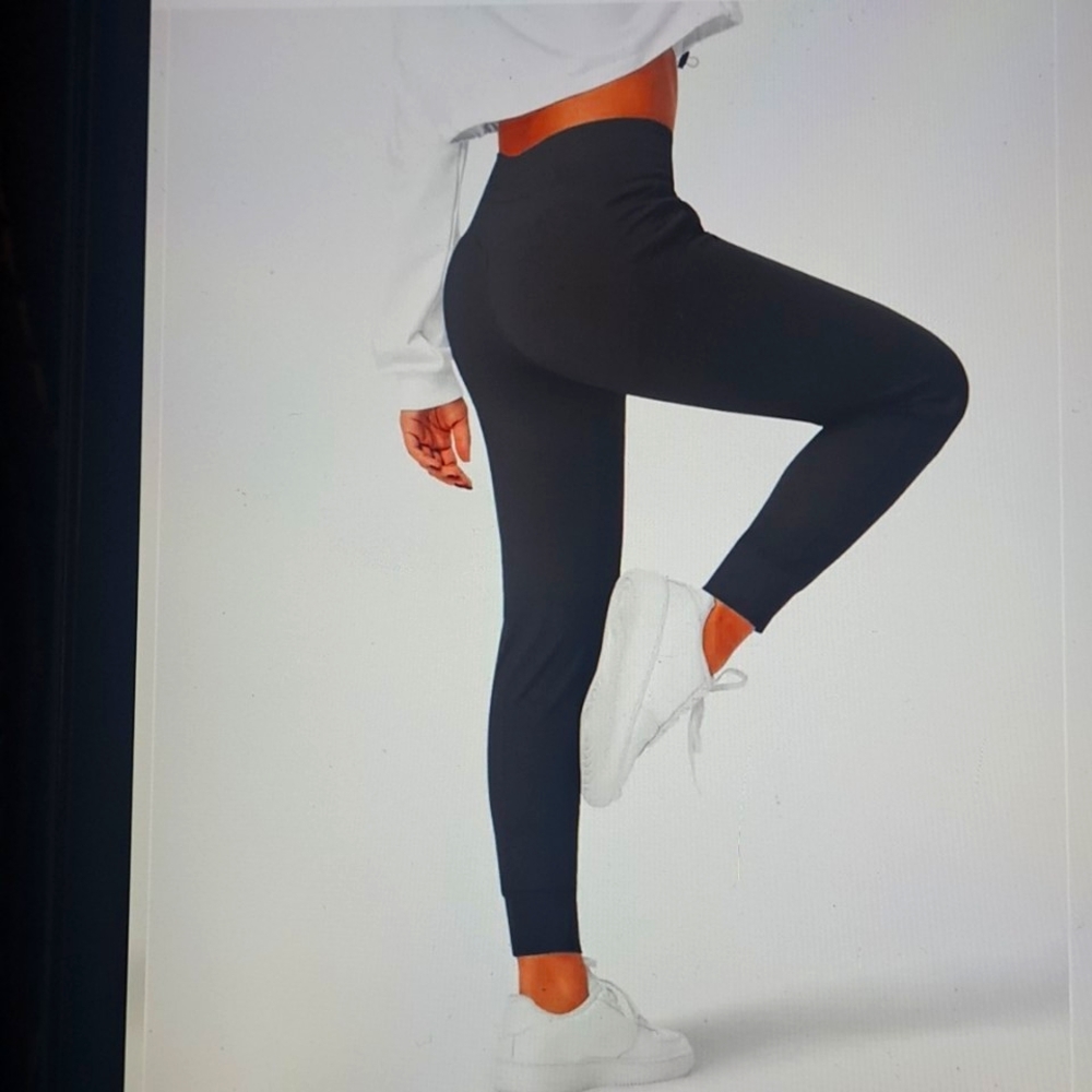 XSMALL  HALARA SOFTLY ZERO COOL TOUCH JOGGERS